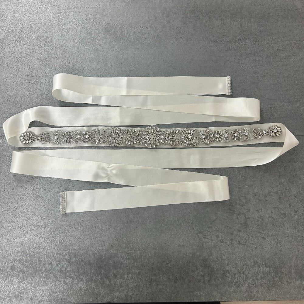 Rosebud Fashion Bridal Belt in Ivory/Silver Style BBR 20